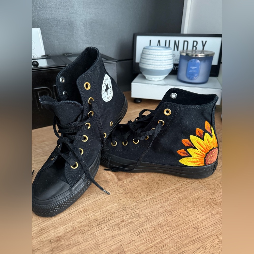 Womans Converse